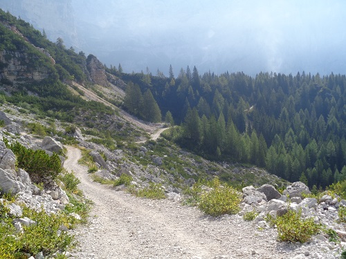 The long downhill track after Rifugio Vazzoler