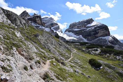Heading up the long slog towards the Forcella Del Lago