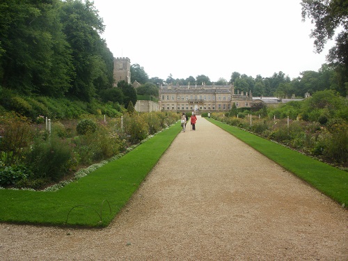 Passing the gates of the impressive Dyrham Park Country House