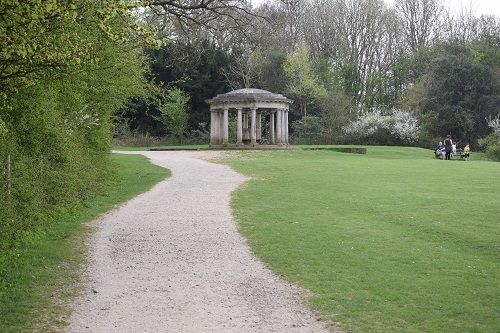 Passing the Inglis Memorial at Colley Hill