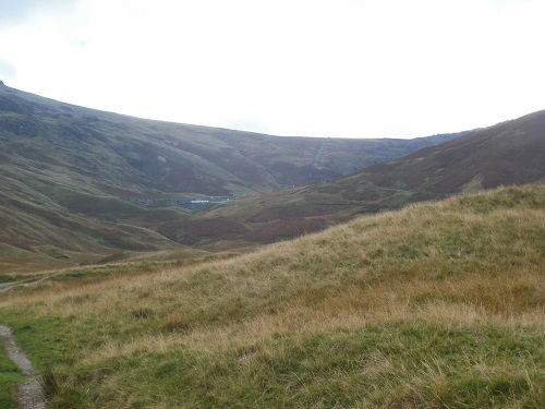 Looking up the road towards Honsiter slate mine and Youth Hostel