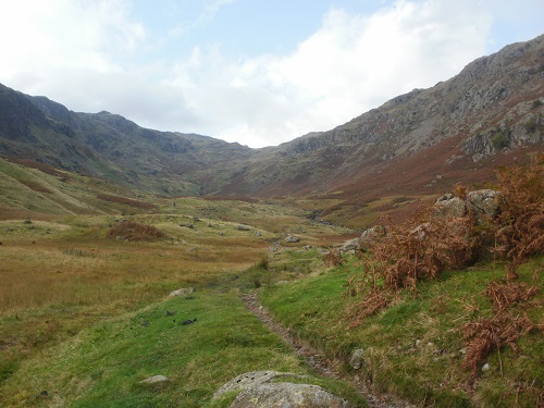 The path to Greenup Edge heads towards the low point on the ridge ahead