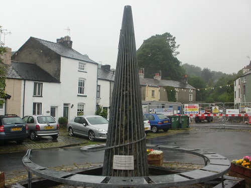 The sculpture at the start of the Cumbria Way in Ulverston