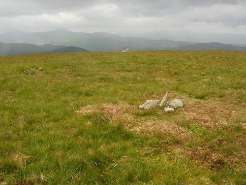 The unimpressive pair of cairns on Wether Hill summit