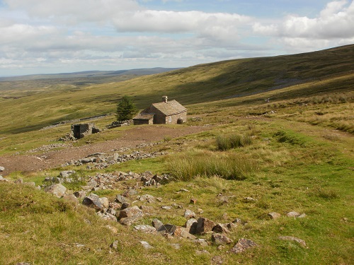 Gregs Hut, a shelter just below Cross Fell summit