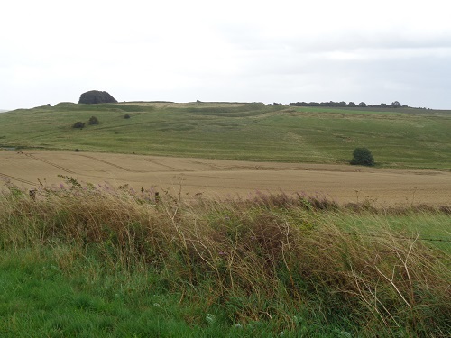 Heading towards the hill where Barbury Castle once stood