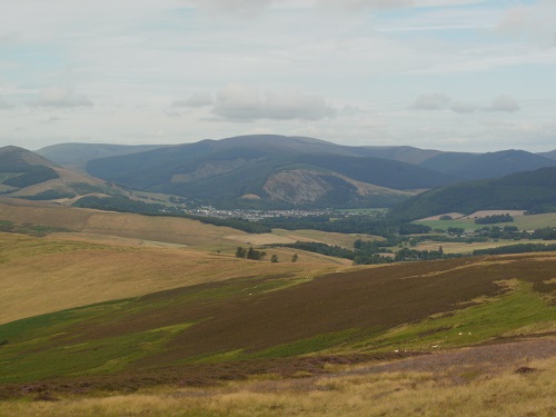 A long but nice grassy descent towards Innerleithen