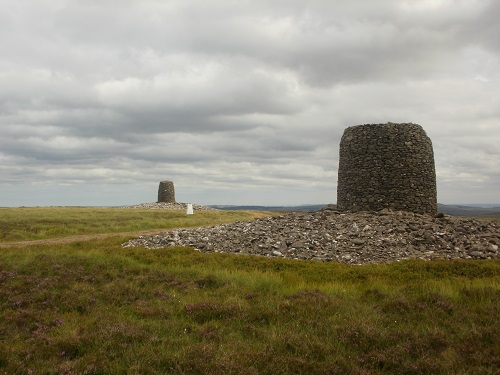 The two summit cairns on top of Twin Law