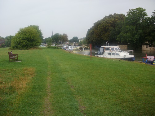 Leaving Abingdon on a wet morning