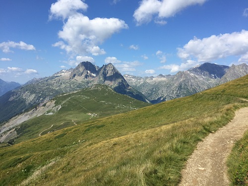 The twin peaks of Aiguille Martin and Aiguille Morris from the Col des Posettes path