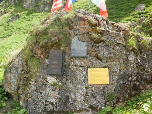 The American war memorial beside Refuge Des Mottets