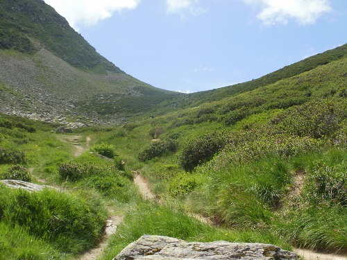 Nearing the top of the Col de Tricot on the TMB