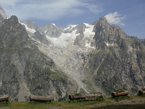 The stunning view of the Petites Jorasses from Rifugio Bonatti