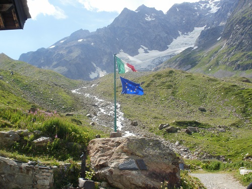 Welcome to Italy on the Tour du Mont Blanc trail